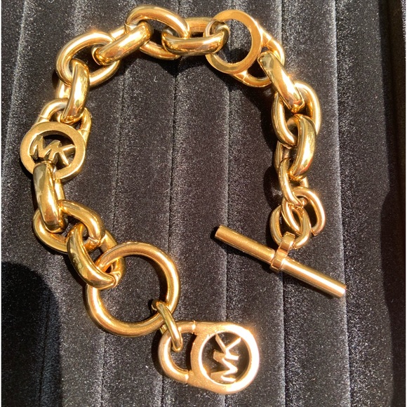 Michael Kors Gold Link Chain Toggle Bracelet EUC - Picture 2 of 5